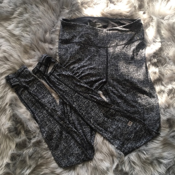 SOLD VSX Sport Knockout Stir Up Leggings - Picture 3 of 7